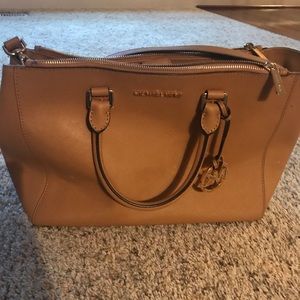 Michael kors purse